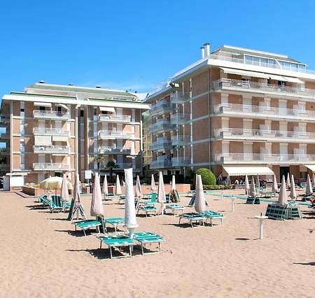 Appartement Puerto Del Sol Fronte Mare à Jesolo Extérieur photo